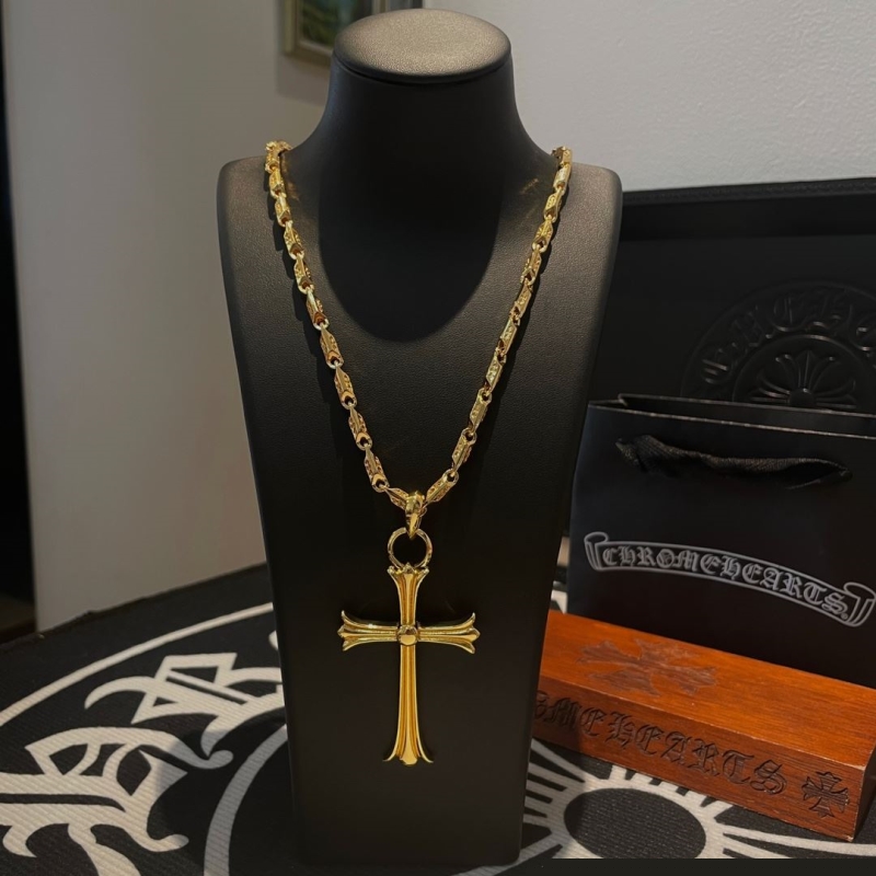 Ch**me He**ts necklaces